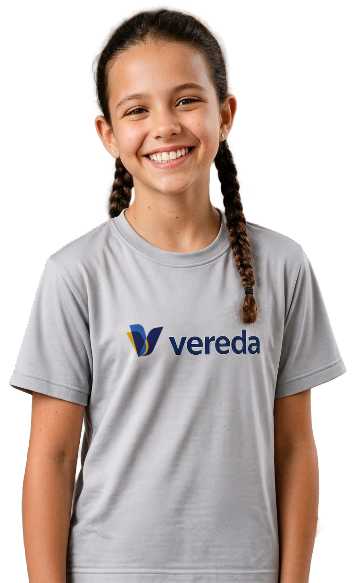 Estudante da Escola Vereda sorrindo com a camiseta da escola